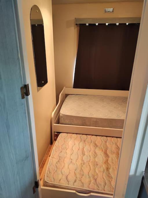 Mobil-Home Dans Un Beau Cadre A 15 Km Des Plages. Люнель Экстерьер фото