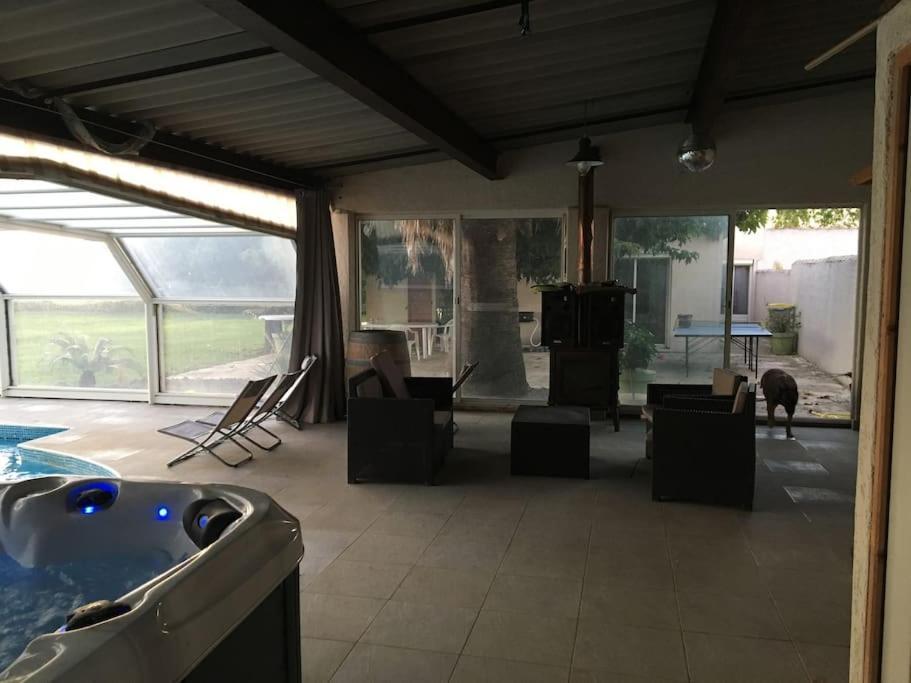 Mobil-Home Dans Un Beau Cadre A 15 Km Des Plages. Люнель Экстерьер фото