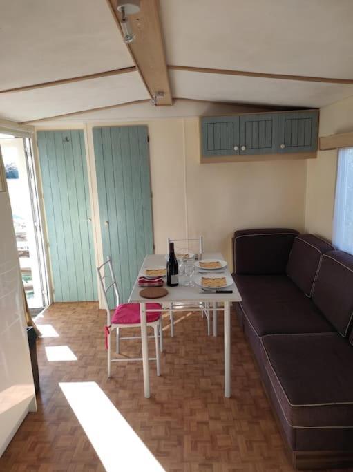 Mobil-Home Dans Un Beau Cadre A 15 Km Des Plages. Люнель Экстерьер фото
